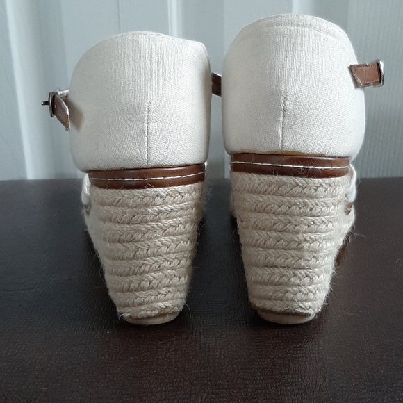 Shoes - Picture 3 of 8